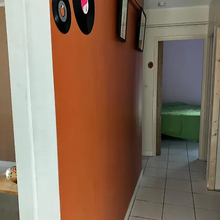 Dans Quartier Calme Et Arbore Apartman